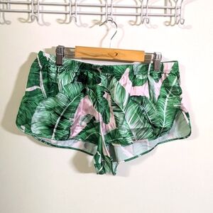 🌕 NWOT Ekouaer tropical print shorts